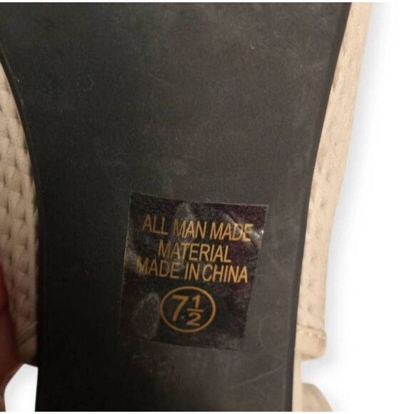 D BEIGE HEEL OPEN TOE BOOTIES SZ.7.5 GOOD USED CONDITION. - Picture 6 of 7